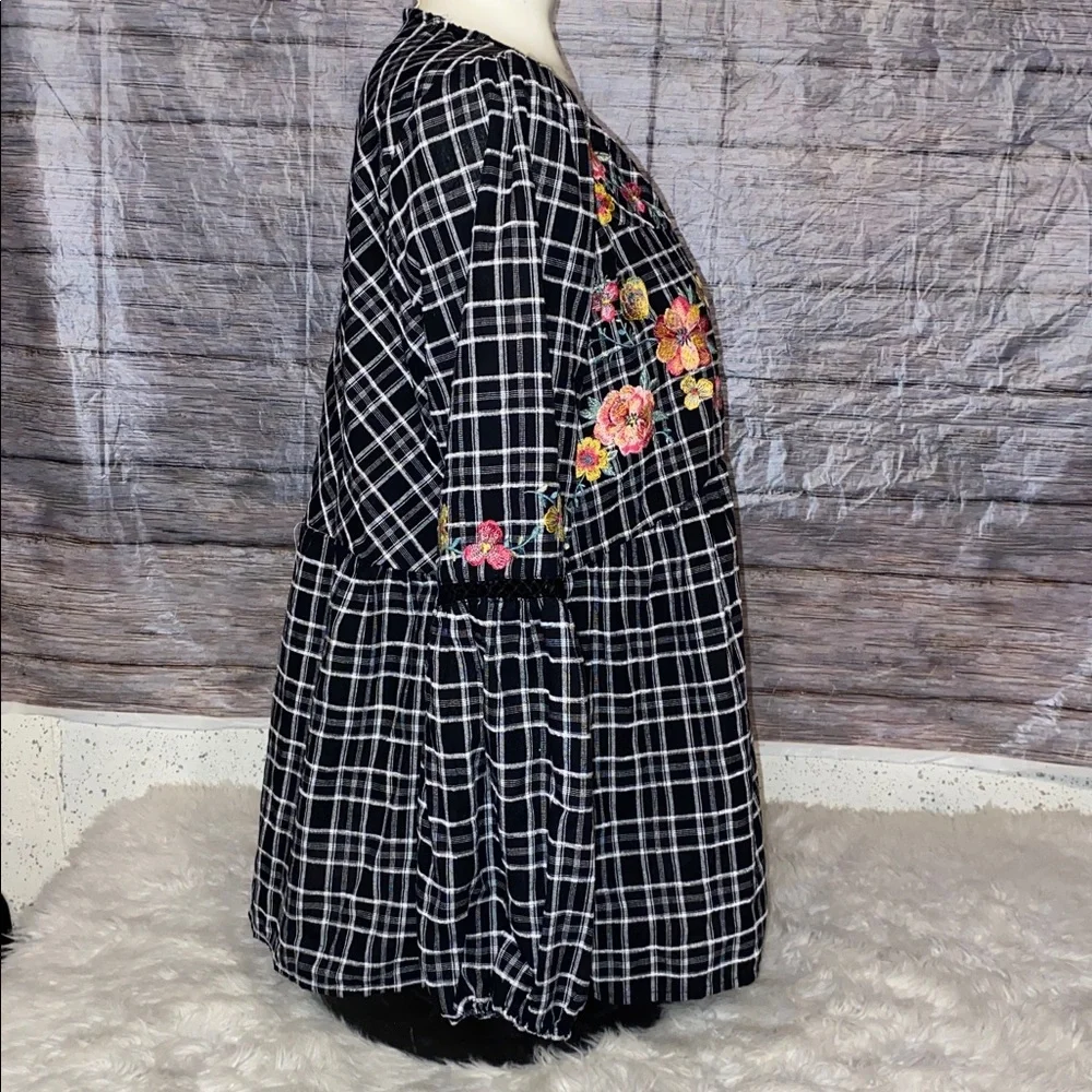 Savanna Jane Black & White Plaid Top With Embroidered Flowers - Picture 8 of 11